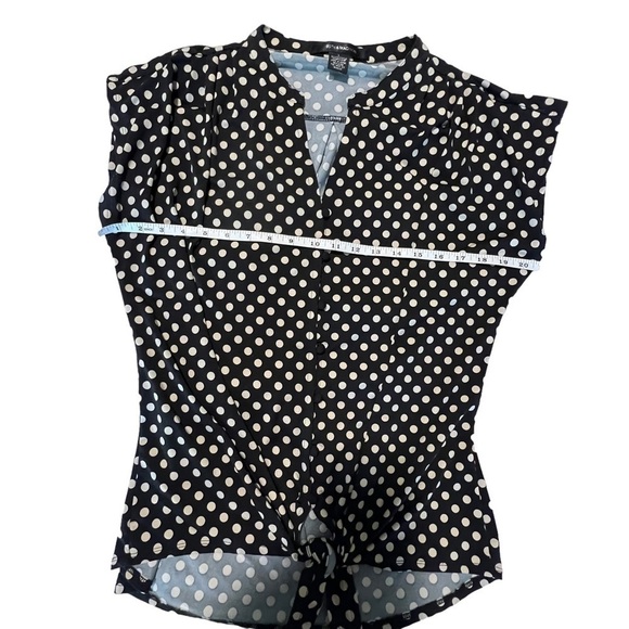 89th & Madison Button Up Tie Front Polka Dot Top size: Large - Picture 5 of 6